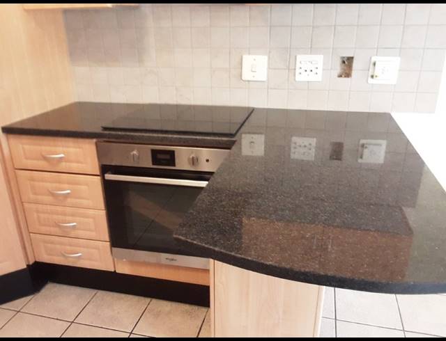 2 BEDROOM APARTMENT TO LET IN LONEHILL